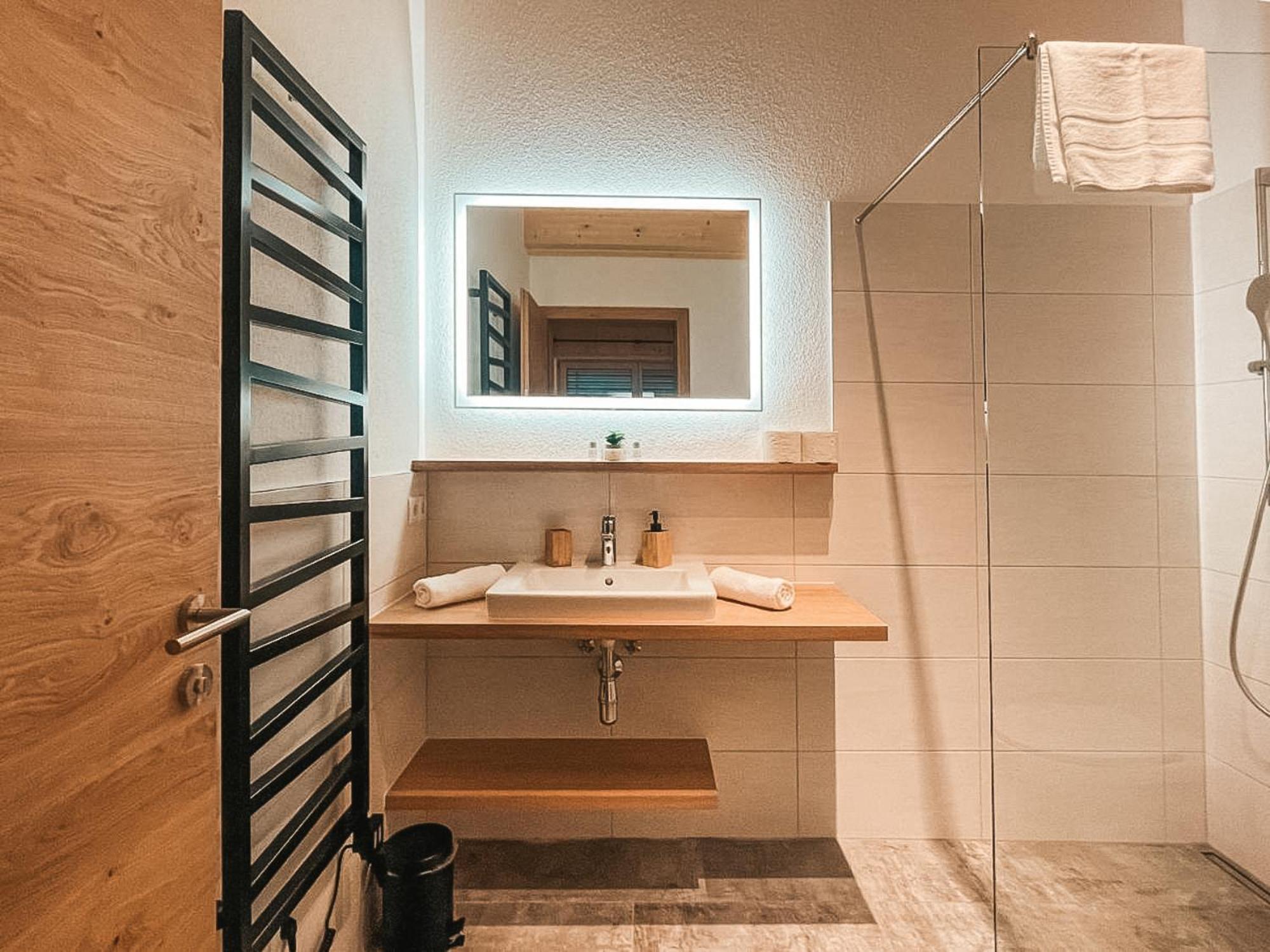 Zillerheart - Balcony Und Car Park By Alpenluxus Appartements Fuegen Ngoại thất bức ảnh