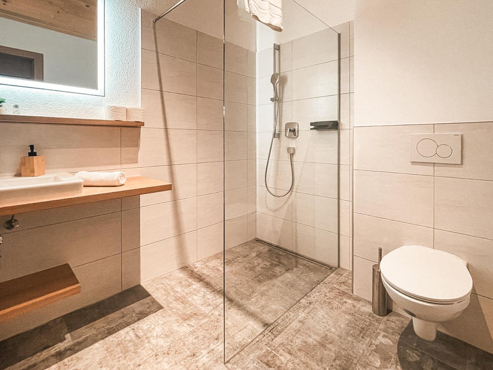 Zillerheart - Balcony Und Car Park By Alpenluxus Appartements Fuegen Ngoại thất bức ảnh