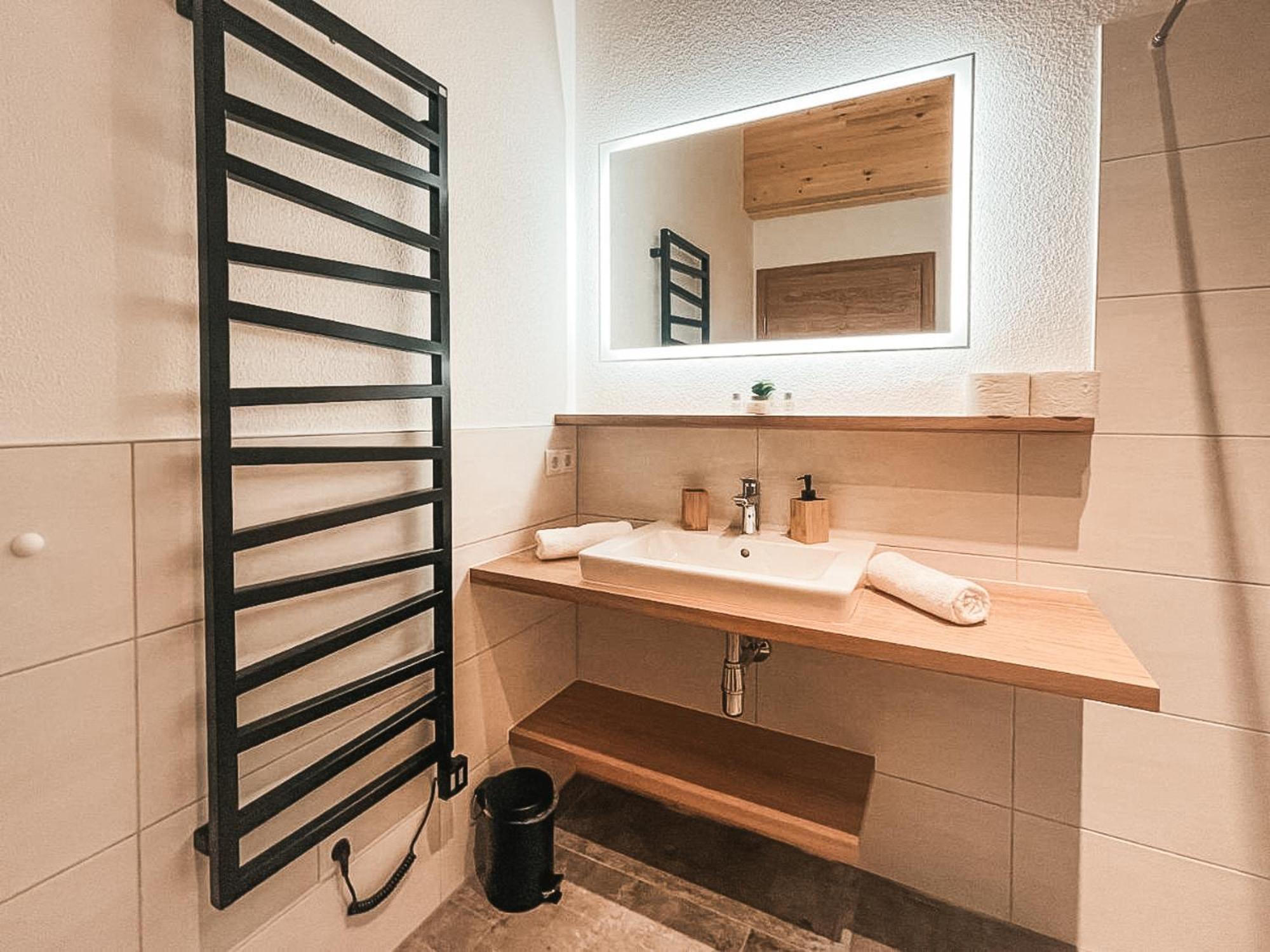 Zillerheart - Balcony Und Car Park By Alpenluxus Appartements Fuegen Ngoại thất bức ảnh